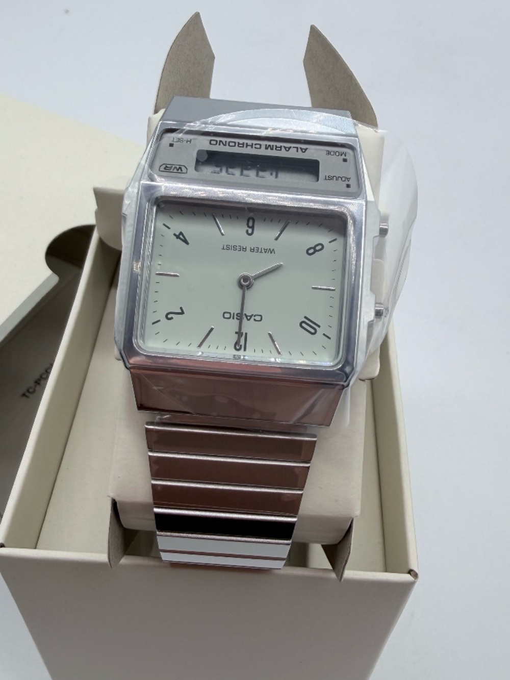 Casio AQ800DE-3AVT Retro Silver Watch Unisex